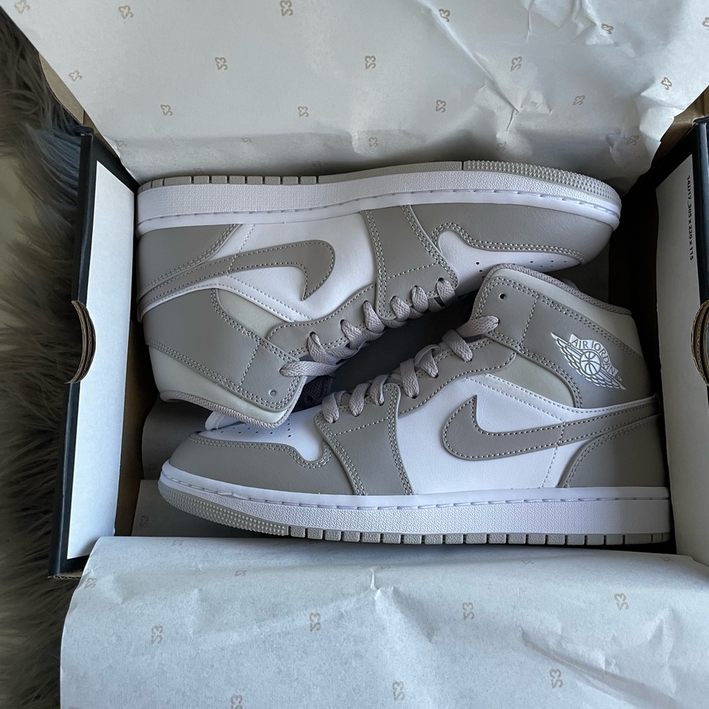 Jordan 1 mid linen